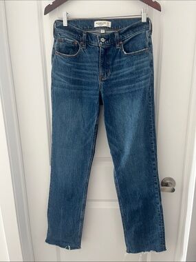 Abercrombie & Fitch The 90’s Straight Mid Rise Curve Love Jeans